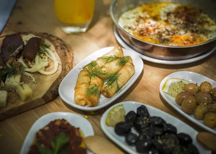 Koop' / Eski Ξενοδοχείο