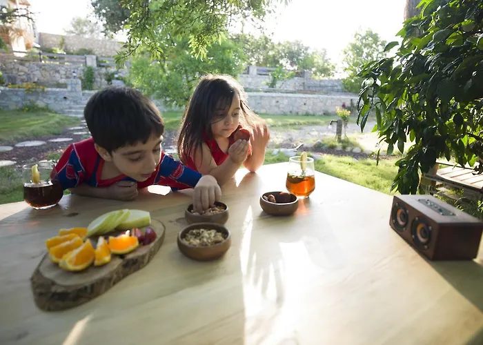 Koop' / Eski Ξενοδοχείο 4*