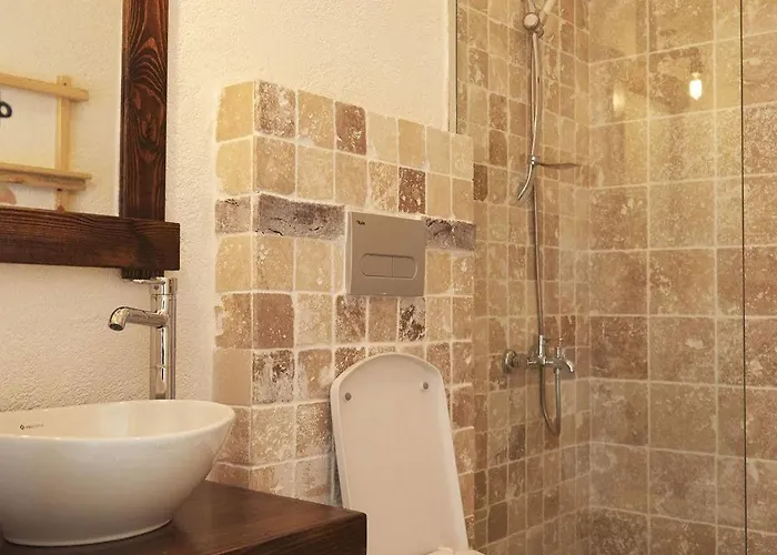 Koop' / Eski Ξενοδοχείο 4*